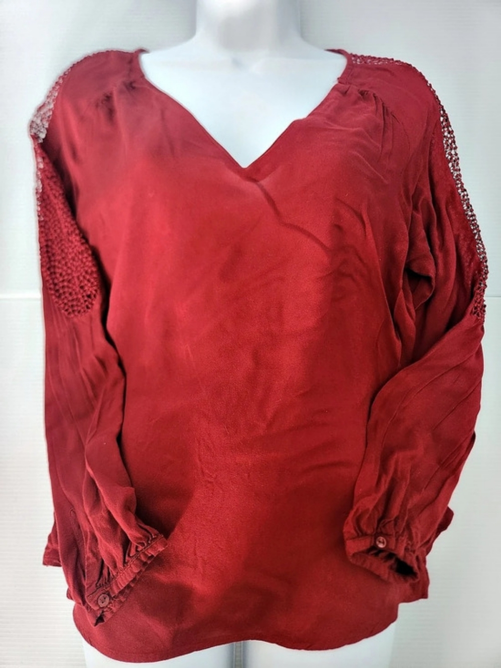 Old Navy Red Crochet Shoulder Blouse Size Medium